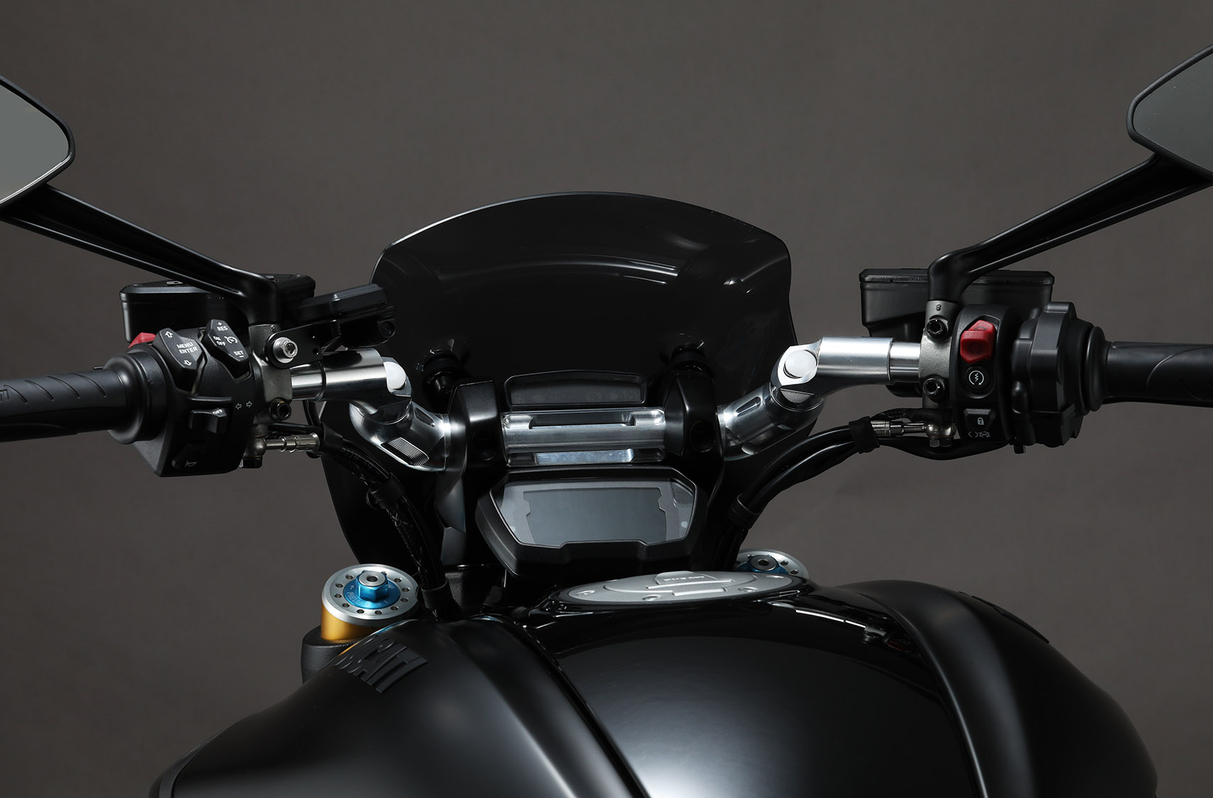 AELLA Aluminum Variable Handlebar (Diavel 1260)